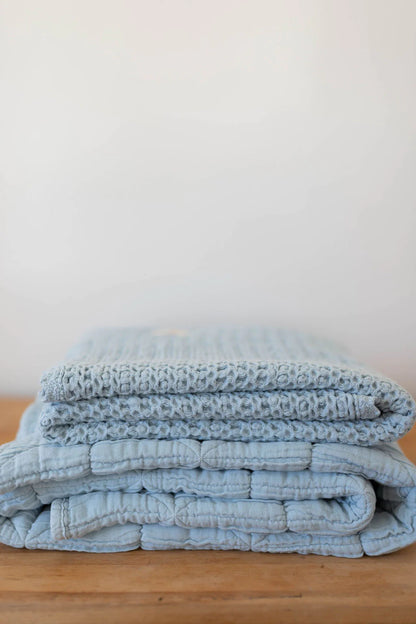 cozy waffle blanket - powder